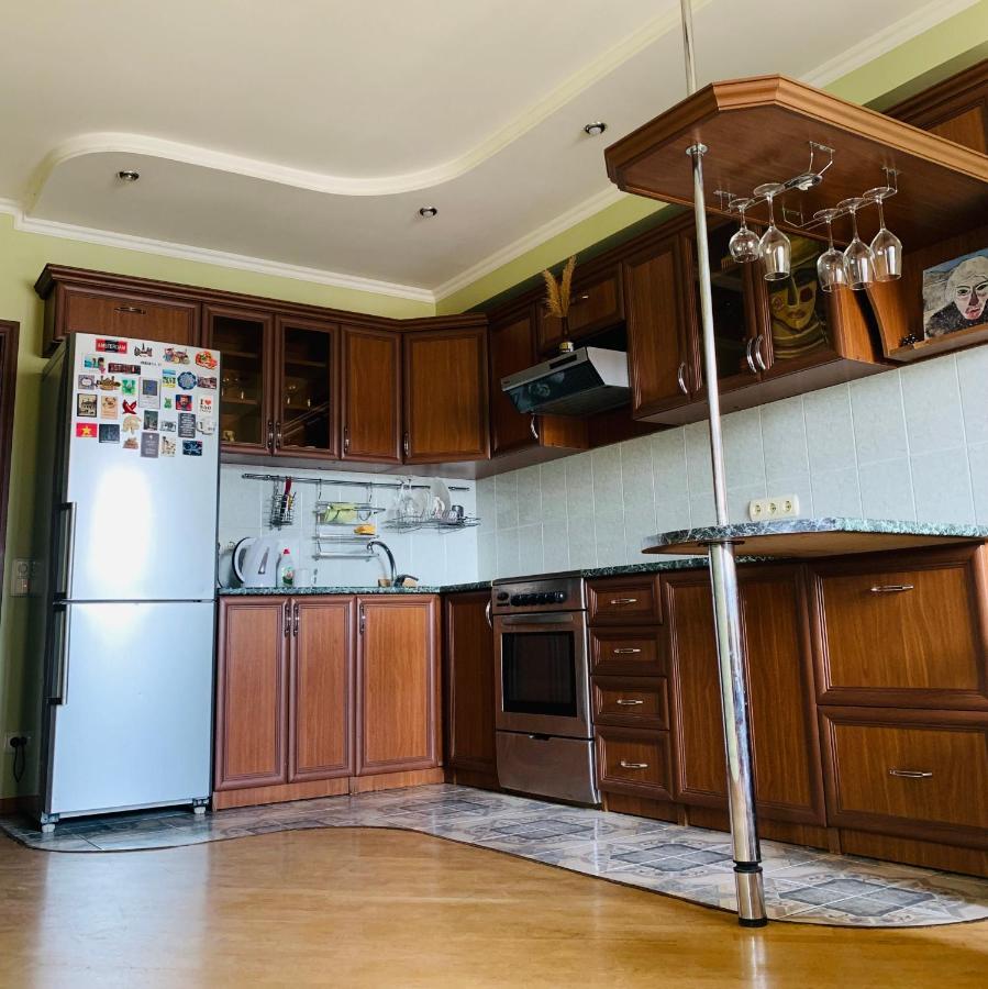 Cozy Apartment Near Republic Square Erevan Exterior foto