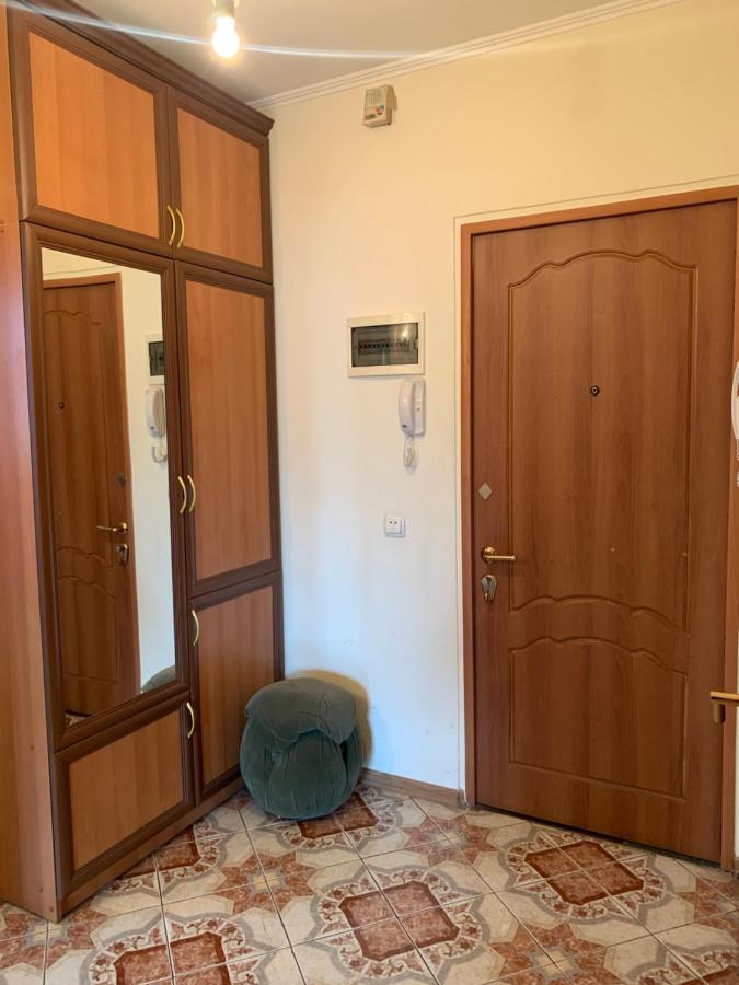 Cozy Apartment Near Republic Square Erevan Exterior foto